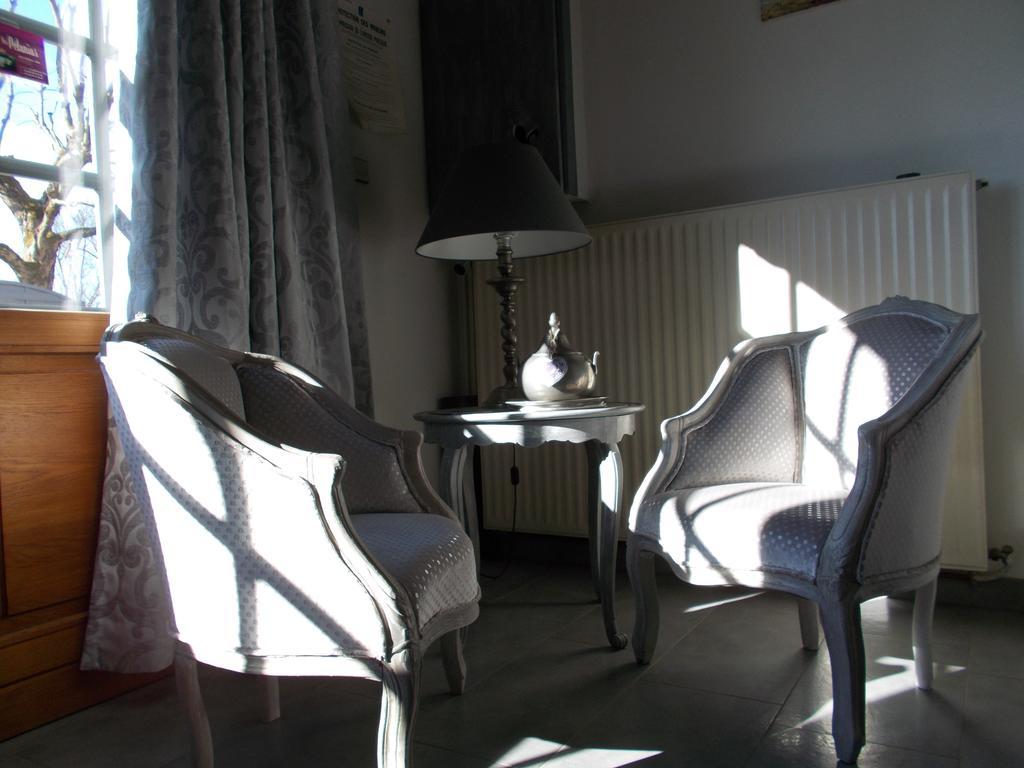 Les Petunias Bed & Breakfast Hugier